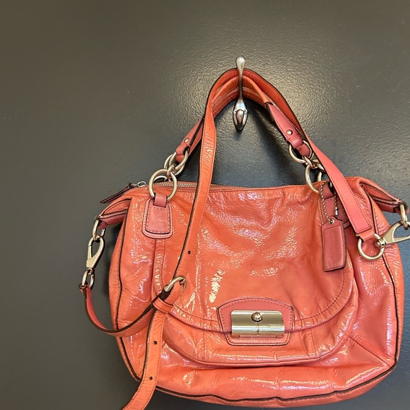 Coach “Kristen” pink patent Leather Shoulder Bag very good condition scuffs - Picture 3 of 16